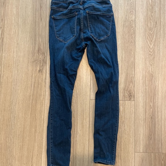 Hollister Jeans Womens - Picture 3 of 3